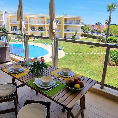 Et Chaleureux Avec Terrasse Vue Piscine à 2 Pas De La Marina Albufeira