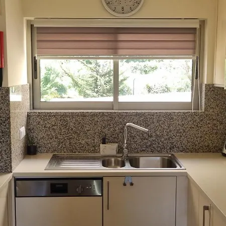 Et Chaleureux Avec Terrasse Vue Piscine A 2 Pas De La Marina Apartamento *
