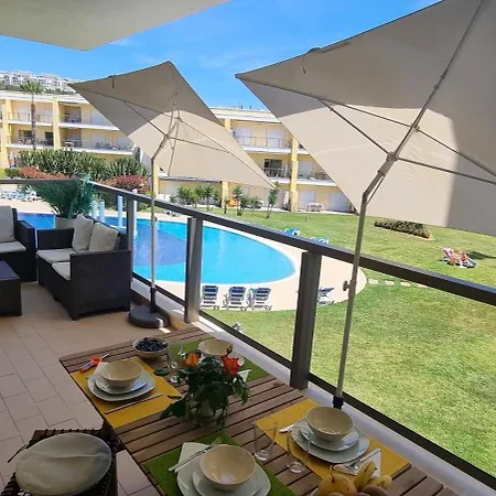 Et Chaleureux Avec Terrasse Vue Piscine à 2 Pas De La Marina * Albufeira
