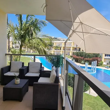 Et Chaleureux Avec Terrasse Vue Piscine à 2 Pas De La Marina * Albufeira