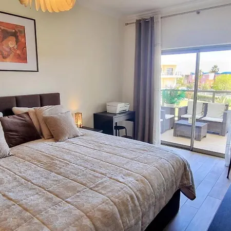 Et Chaleureux Avec Terrasse Vue Piscine à 2 Pas De La Marina *