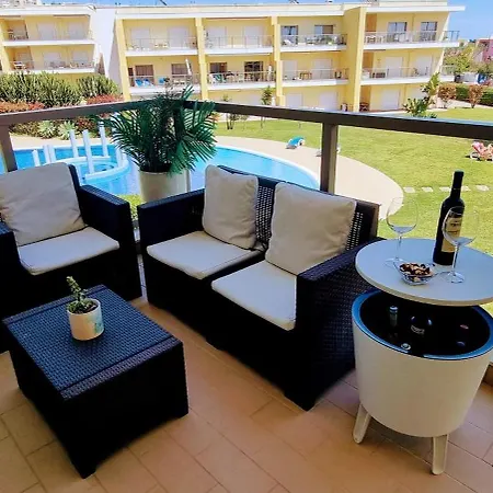 Appartement Et Chaleureux Avec Terrasse Vue Piscine à 2 Pas De La Marina Albufeira