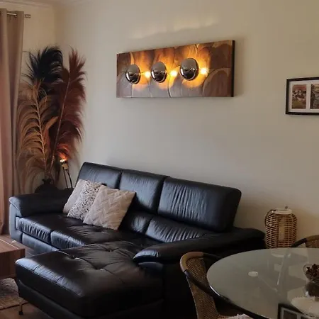 Et Chaleureux Avec Terrasse Vue Piscine A 2 Pas De La Marina *