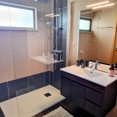 Appartement Et Chaleureux Avec Terrasse Vue Piscine à 2 Pas De La Marina Albufeira